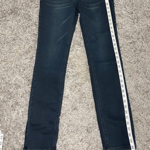 Hudson Jeans - Picture 11 of 13